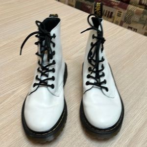Like new! Aic Waic Dr Marten boots
